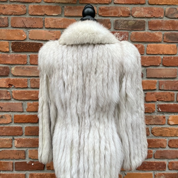 Saga Fox Gorgeous Blue Fox Fur with leather belt Vintage Beauty! - Picture 3 of 16